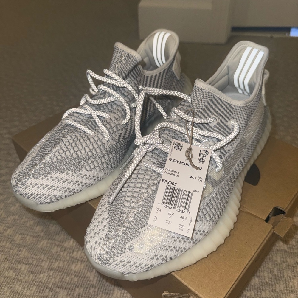 Adidas yeezy YZY 350 V2 new with tags box included